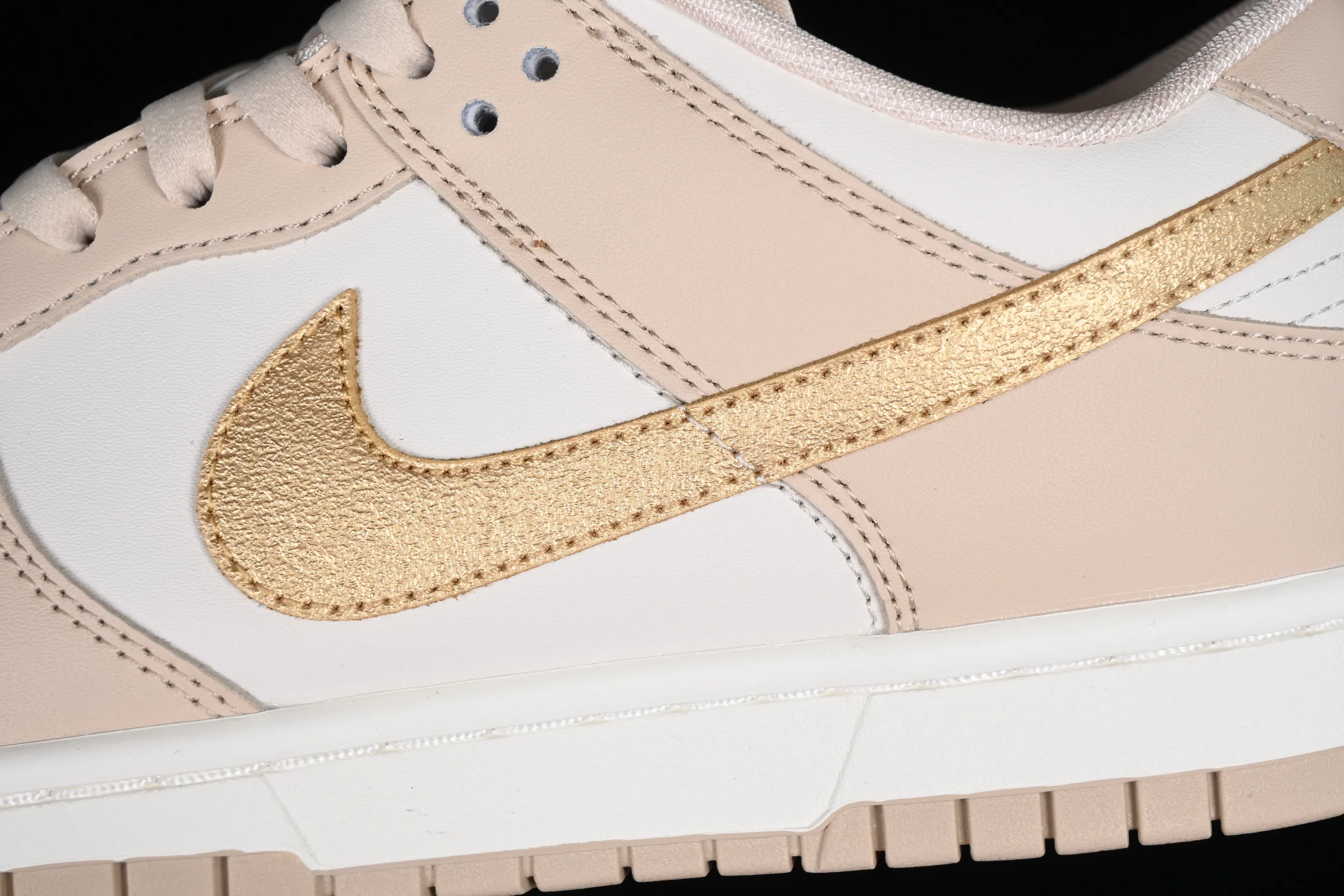 All categories Nk SB Dunk series Nk SB Dunk Low low-top sneakers K version Nk Dunk Low beige gold hook SB low-top sports and leisure sneakers DX5930-001